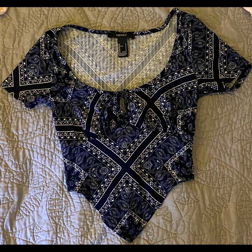 Forever 21 blue cropped tee
